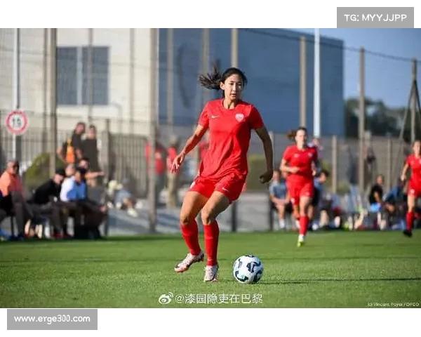 法甲女足新赛季战况分析与顶级球员表现全面解读 法甲女足新赛季战况分析与顶级球员表现全面解读